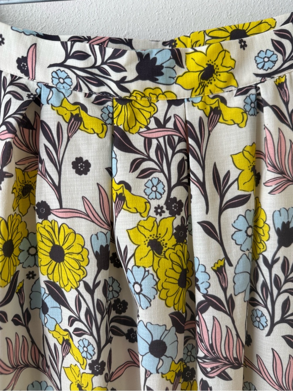 ModCloth Floral Pleated Skirt Linen Look Retro Large Yellow Pink Blue - Picture 2 of 6